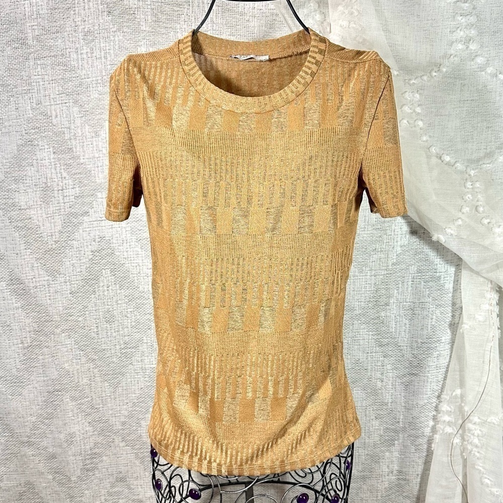 Zara gold textured crewneck t shirt size S